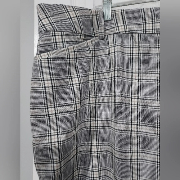 Ava & Viv Cream Plaid High Rise Tapered Ankle Pants in Size 22 - Picture 3 of 14